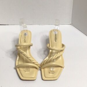 Express Heels with Square-Toe and Strappy Design Size 8
